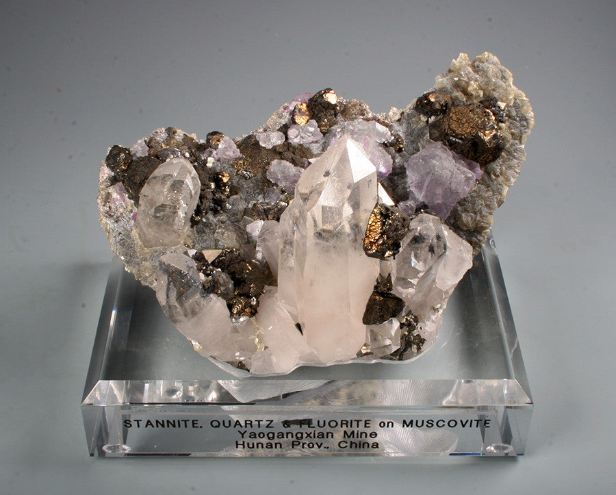 7370 - STANNITE, QUARTZ & FLUORITE on MUSCOVITE