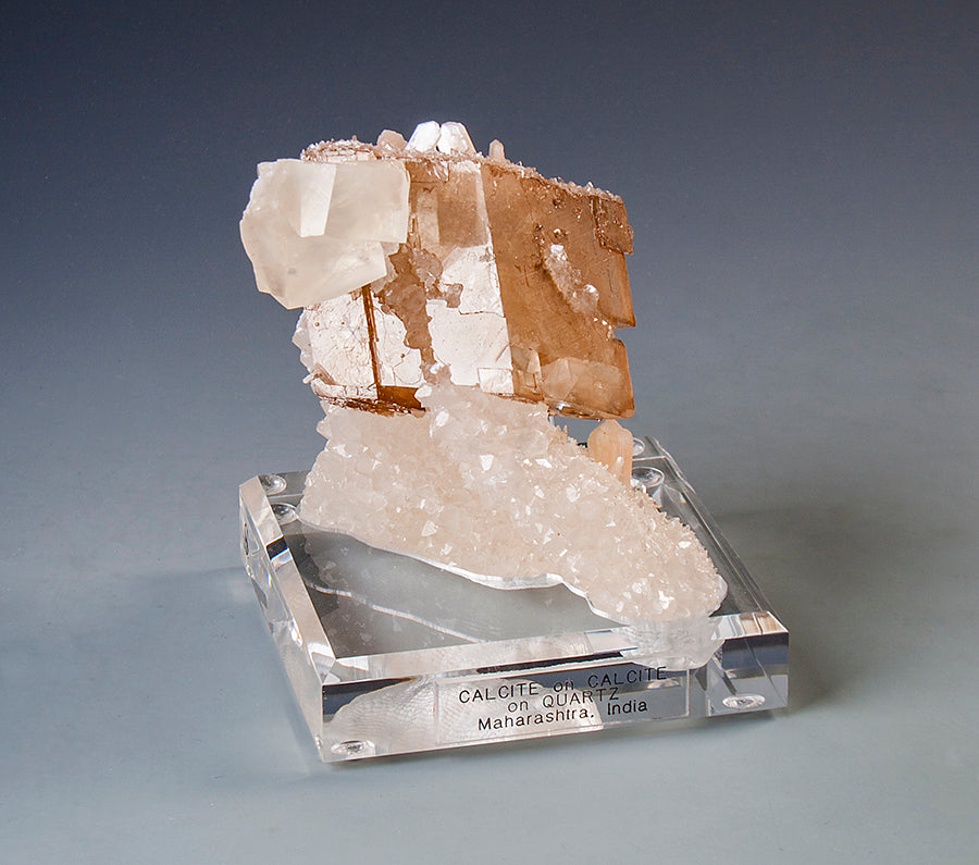 7752 - CALCITE on CALCITE on QUARTZ
